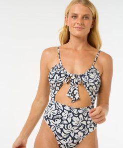Attirestitch.shop0a225b838c 1
