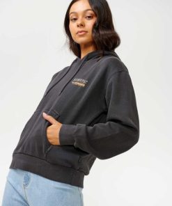 Attirestitch.shop13b4817c04 1