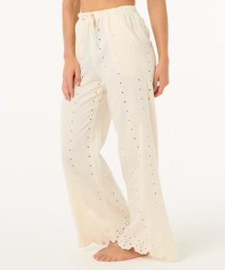 Attirestitch.shop90887f494c 2